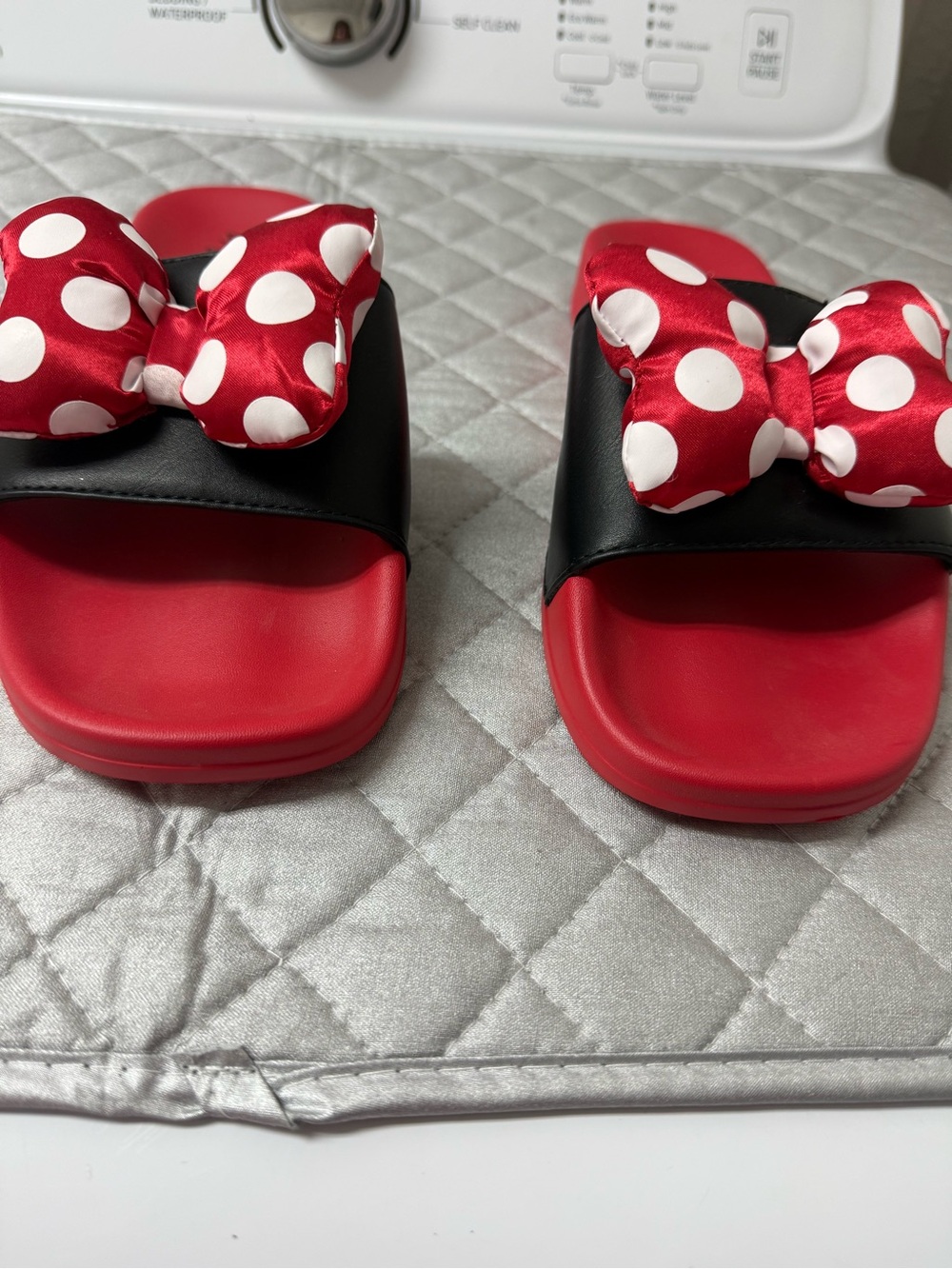 Minnie Mouse Red Polka Dot Bow Slide - Picture 5 of 5